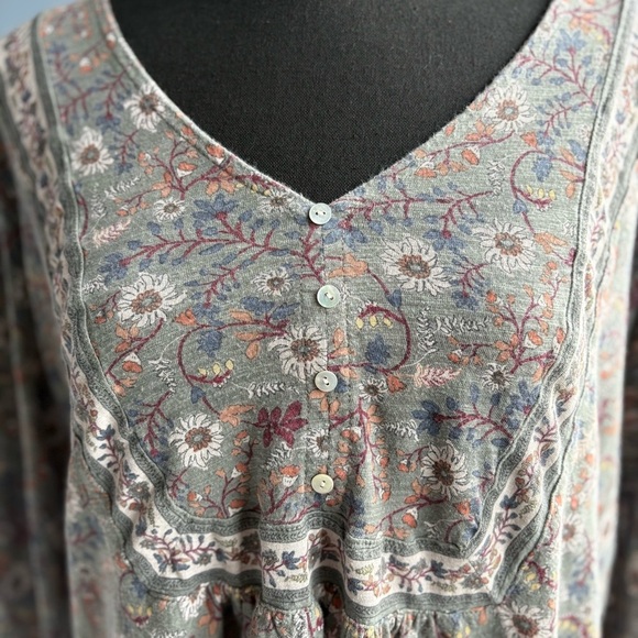 Lucky Brand Sage Green/Gray Floral V-Neck Peasant Top - Coastal Cowgirl Y2K - Picture 4 of 15